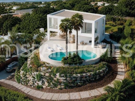 Chalet de 3 habitaciones en San Miguel de Salinas en venta con piscina - 2.490.000 € (Ref: 10048717)
