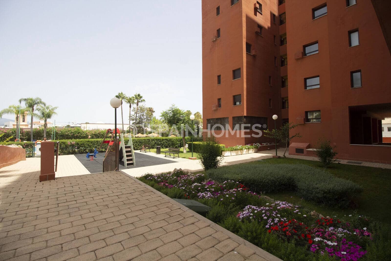 2 slaapkamer Flat te koop in Estepona met zwembad - € 450.000 (Ref: 10048719)
