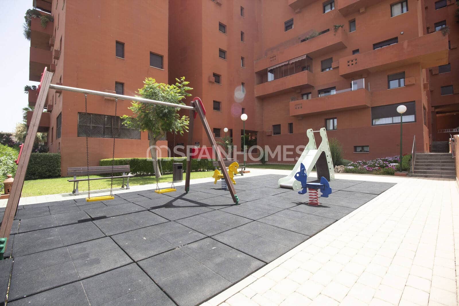 2 slaapkamer Flat te koop in Estepona met zwembad - € 450.000 (Ref: 10048719)