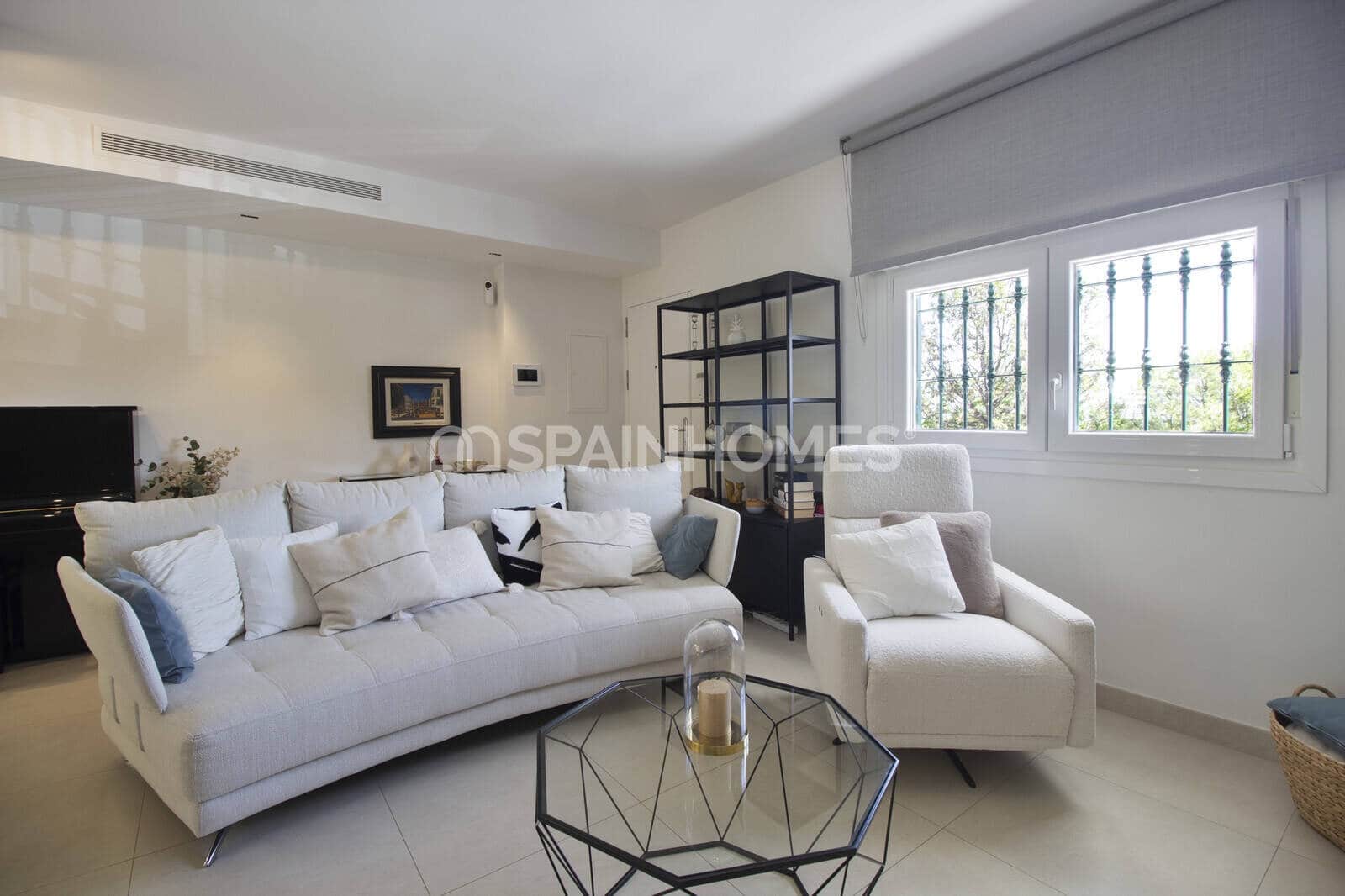3 makuuhuone Huvila myytävänä paikassa Benalmadena mukana uima-altaan - 695 000 € (Ref: 10048723)