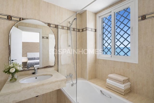 3 sovrum Villa till salu i Torremuelle, Benalmádena med pool - 850 000 € (Ref: 10118733)