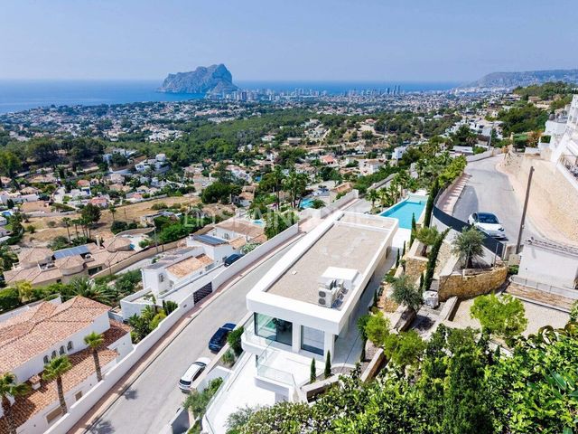 4 soveværelse Villa til salg i Benissa med swimmingpool garage - € 3.900.000 (Ref: 10123411)