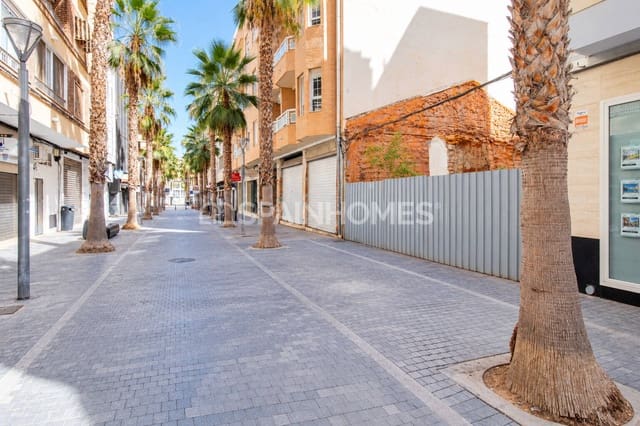 Terrain à Bâtir à vendre à Centro - Muelle Pesquero, Torrevieja - 349 000 € (Ref: 10123413)