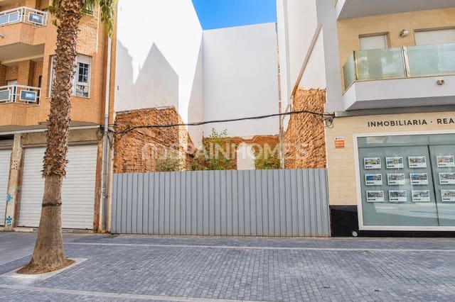 Terrain à Bâtir à vendre à Centro - Muelle Pesquero, Torrevieja - 349 000 € (Ref: 10123413)