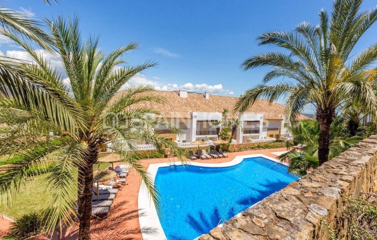 Chalet de 3 habitaciones en Calahonda en venta con piscina - 500.000 € (Ref: 10176207)