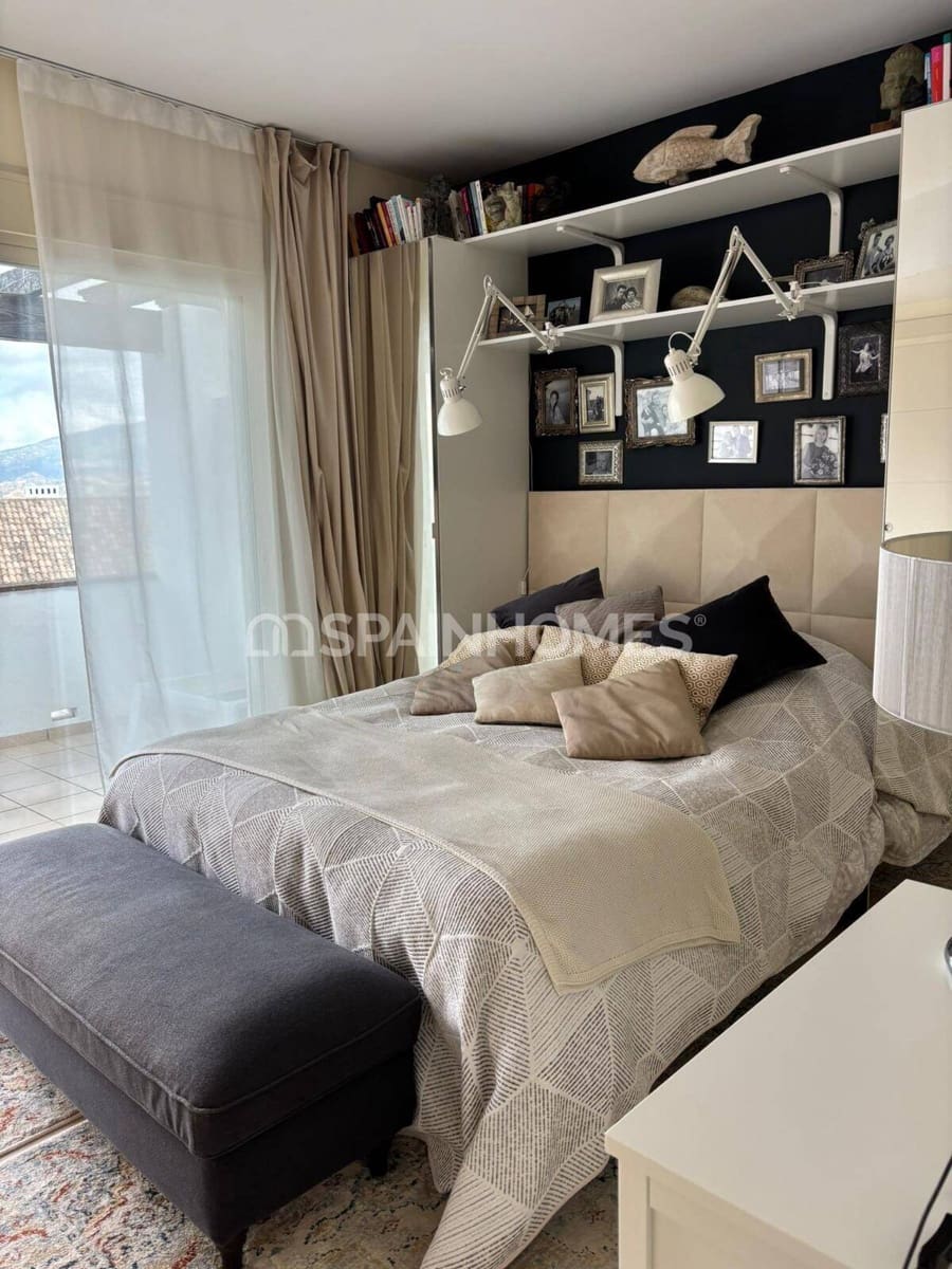 Chalet de 3 habitaciones en Calahonda en venta con piscina - 500.000 € (Ref: 10176207)