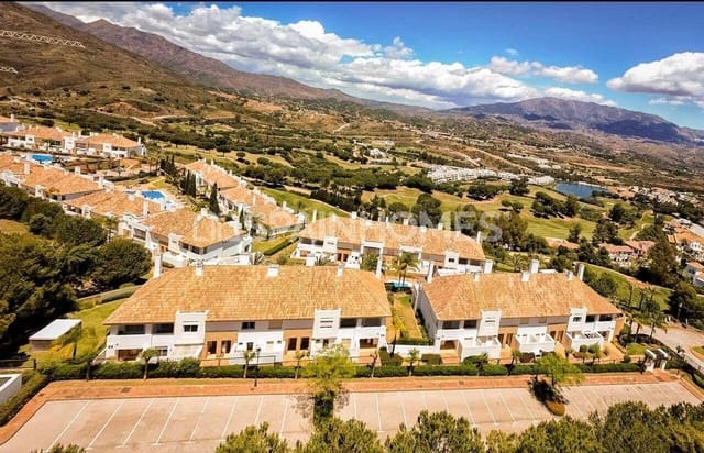 Chalet de 3 habitaciones en Calahonda, Mijas en venta con piscina - 500.000 € (Ref: 10176207)