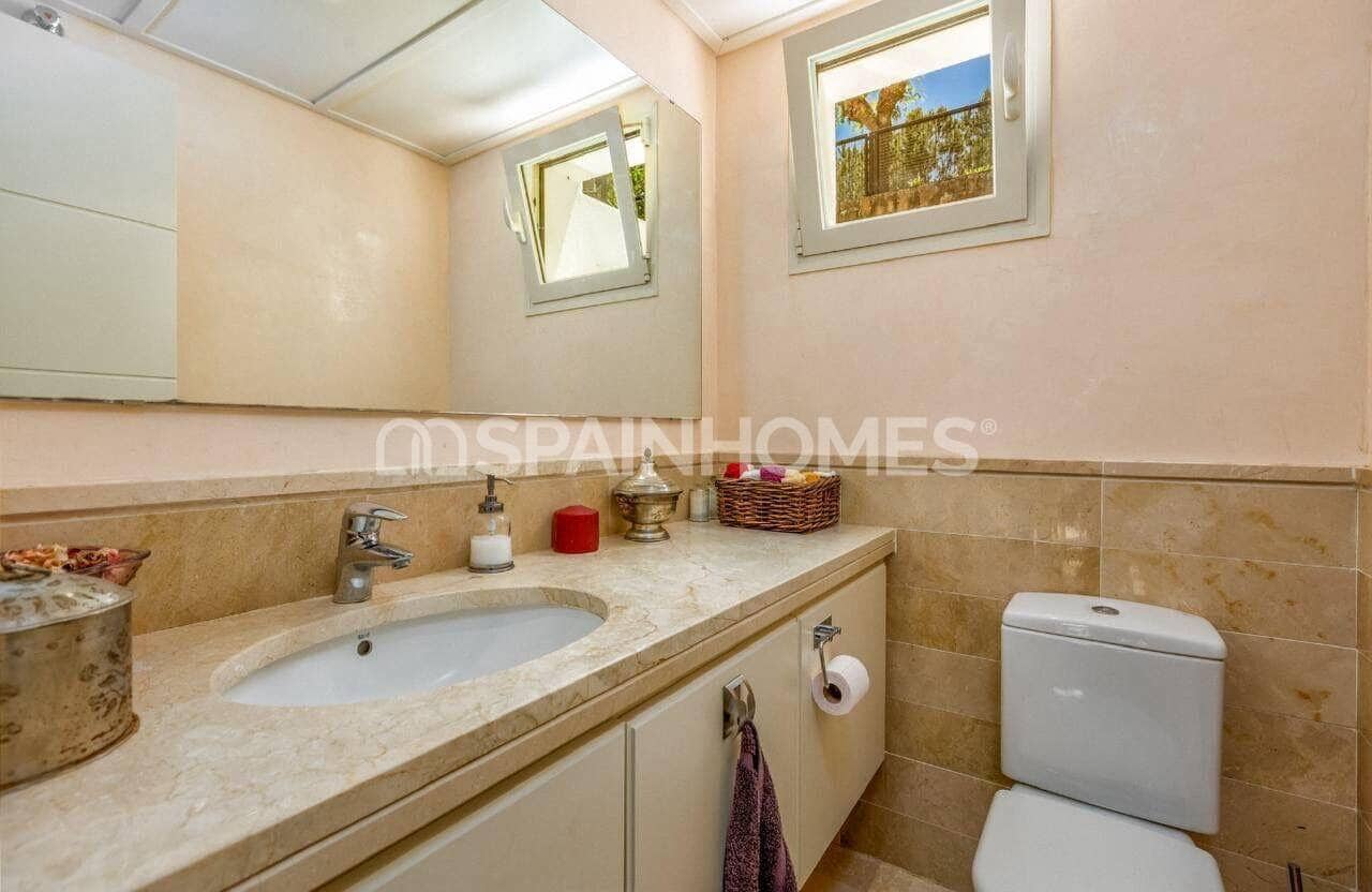 Chalet de 3 habitaciones en Calahonda en venta con piscina - 500.000 € (Ref: 10176207)