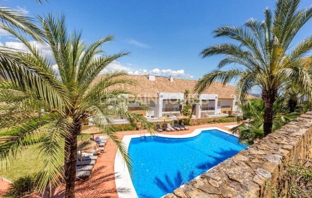 Chalet de 3 habitaciones en Calahonda, Mijas en venta con piscina - 500.000 € (Ref: 10176207)