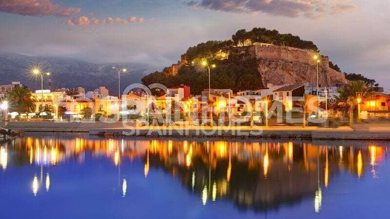 2 soveværelse Lejlighed til salg i Denia med swimmingpool - € 355.000 (Ref: 8964509)