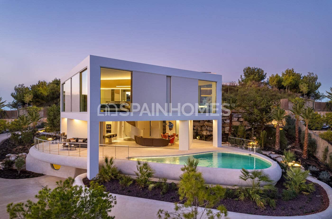 Chalet de 3 habitaciones en San Miguel de Salinas en venta con piscina - 2.365.000 € (Ref: 8964522)