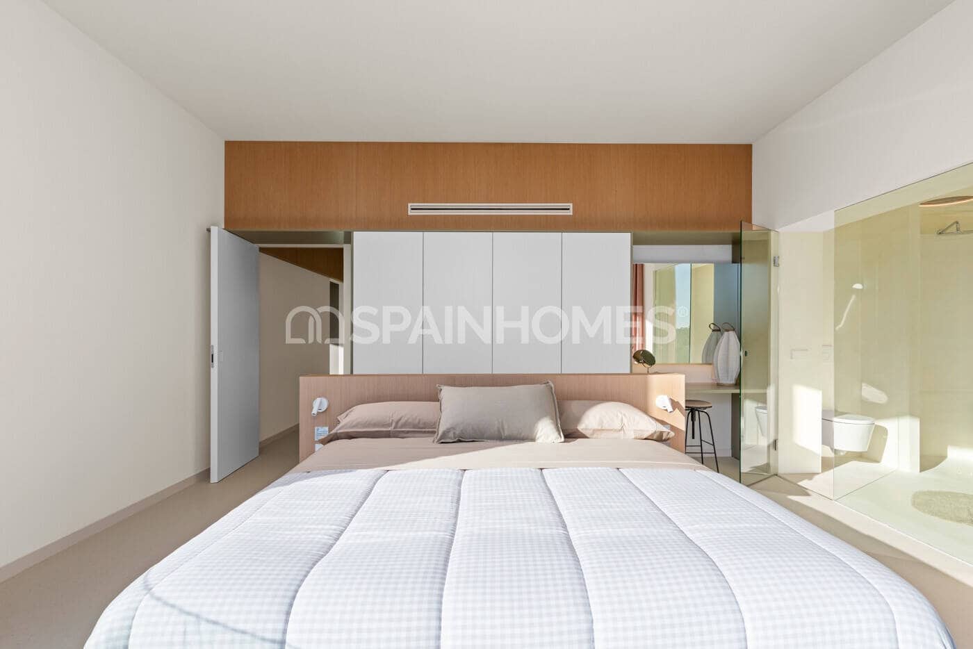 Chalet de 3 habitaciones en San Miguel de Salinas en venta con piscina - 2.365.000 € (Ref: 8964522)