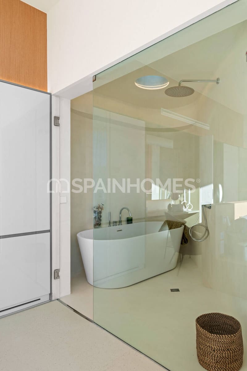 Chalet de 3 habitaciones en San Miguel de Salinas en venta con piscina - 2.365.000 € (Ref: 8964522)