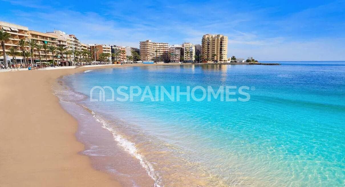 2 bedroom Flat for sale in Torrevieja with pool - € 339,000 (Ref: 8964528)