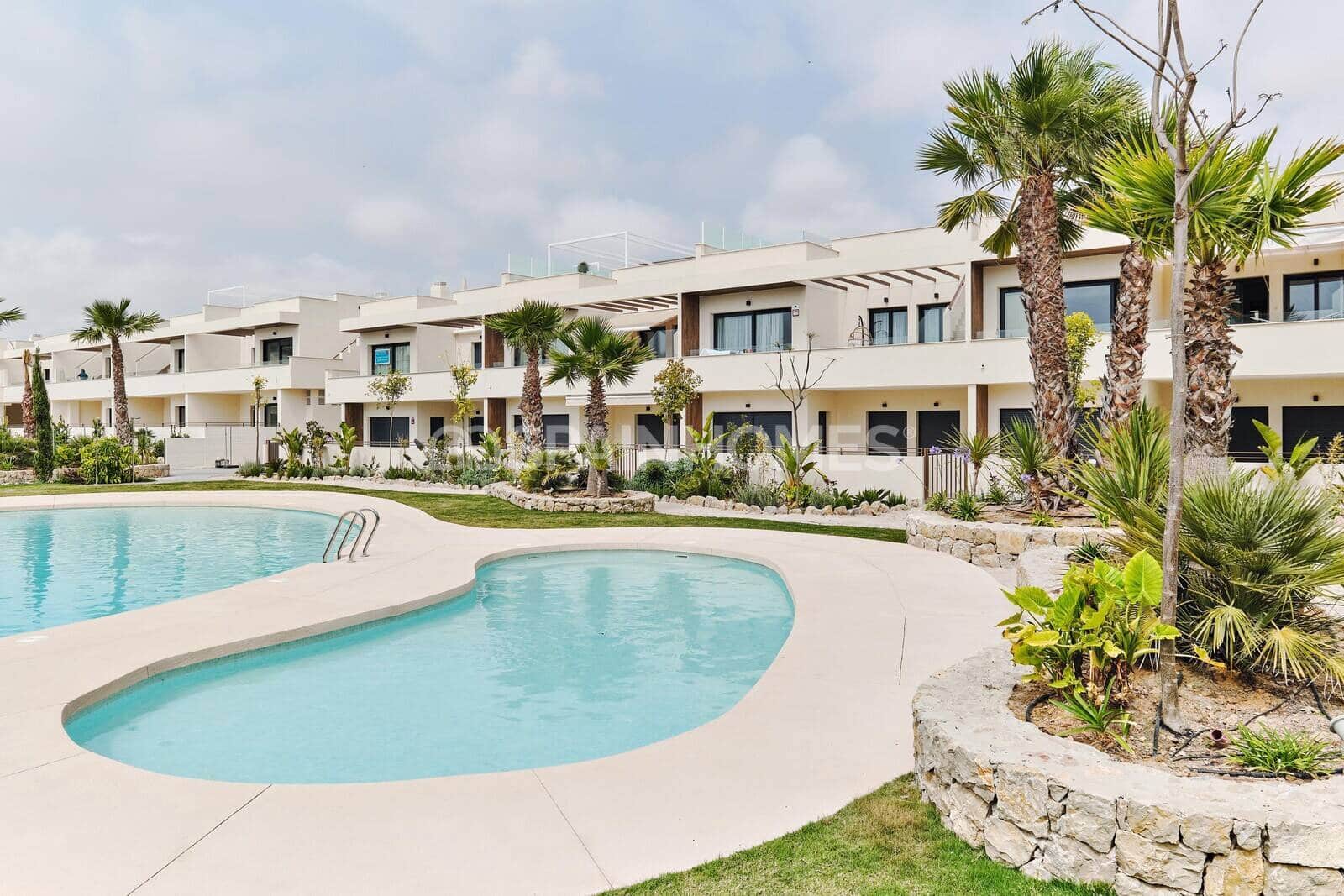 2 soveværelse Lejlighed til salg i Torrevieja med swimmingpool - € 360.000 (Ref: 8964532)