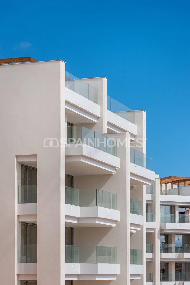 2 bedroom Flat for sale in Playa Flamenca with pool - € 425,000 (Ref: 8964534)