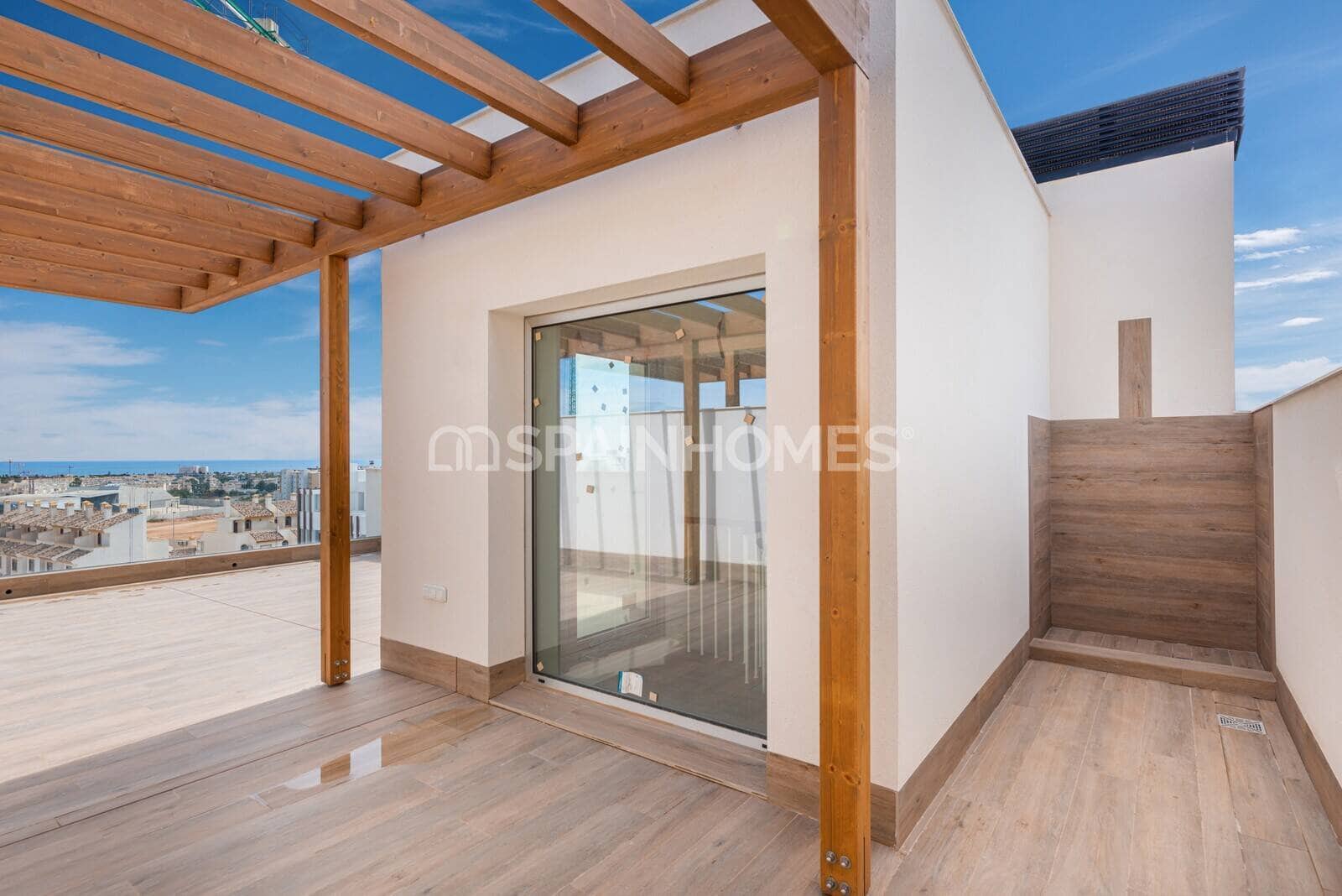 2 bedroom Flat for sale in Playa Flamenca with pool - € 425,000 (Ref: 8964534)