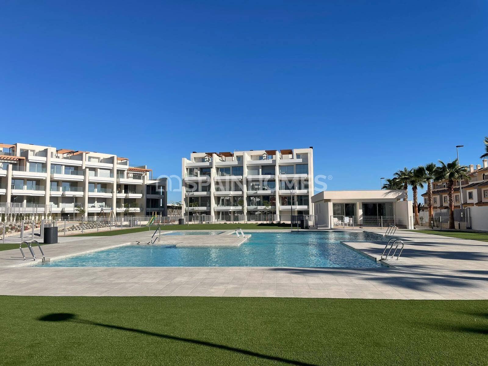 2 bedroom Flat for sale in Playa Flamenca with pool - € 425,000 (Ref: 8964534)