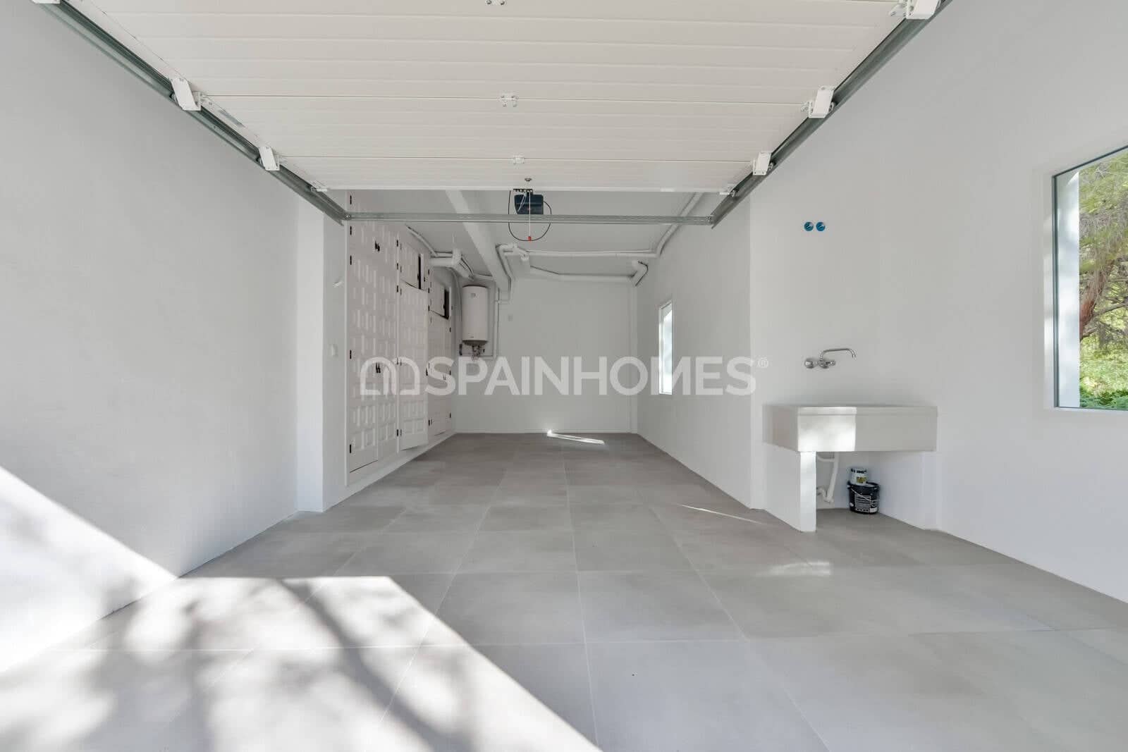 3 bedroom Villa for sale in Altea with pool - € 695,000 (Ref: 9439010)