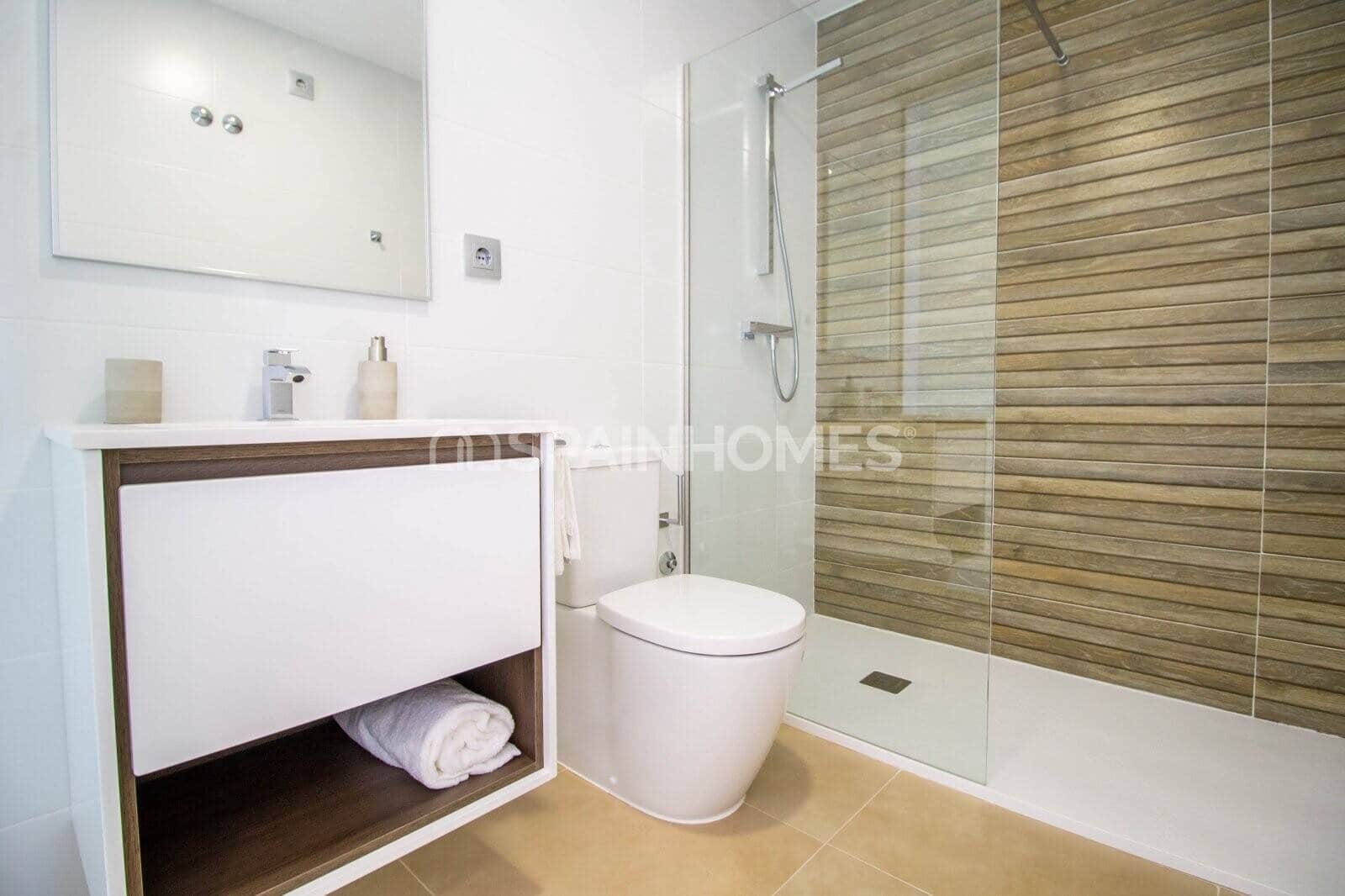 2 bedroom Flat for sale in Vistabella with pool - € 240,000 (Ref: 9483304)