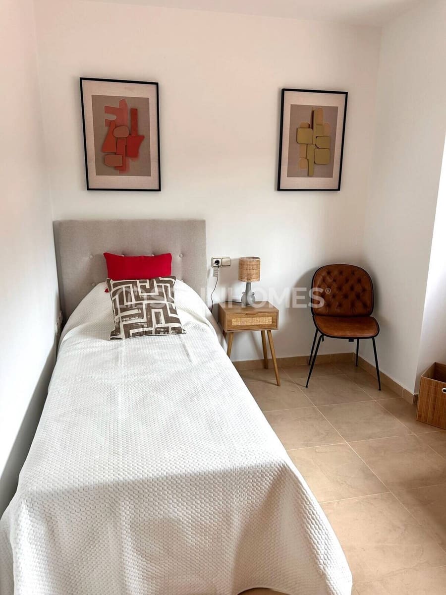 2 bedroom Flat for sale in Cabo Roig with pool - € 201,000 (Ref: 9483318)