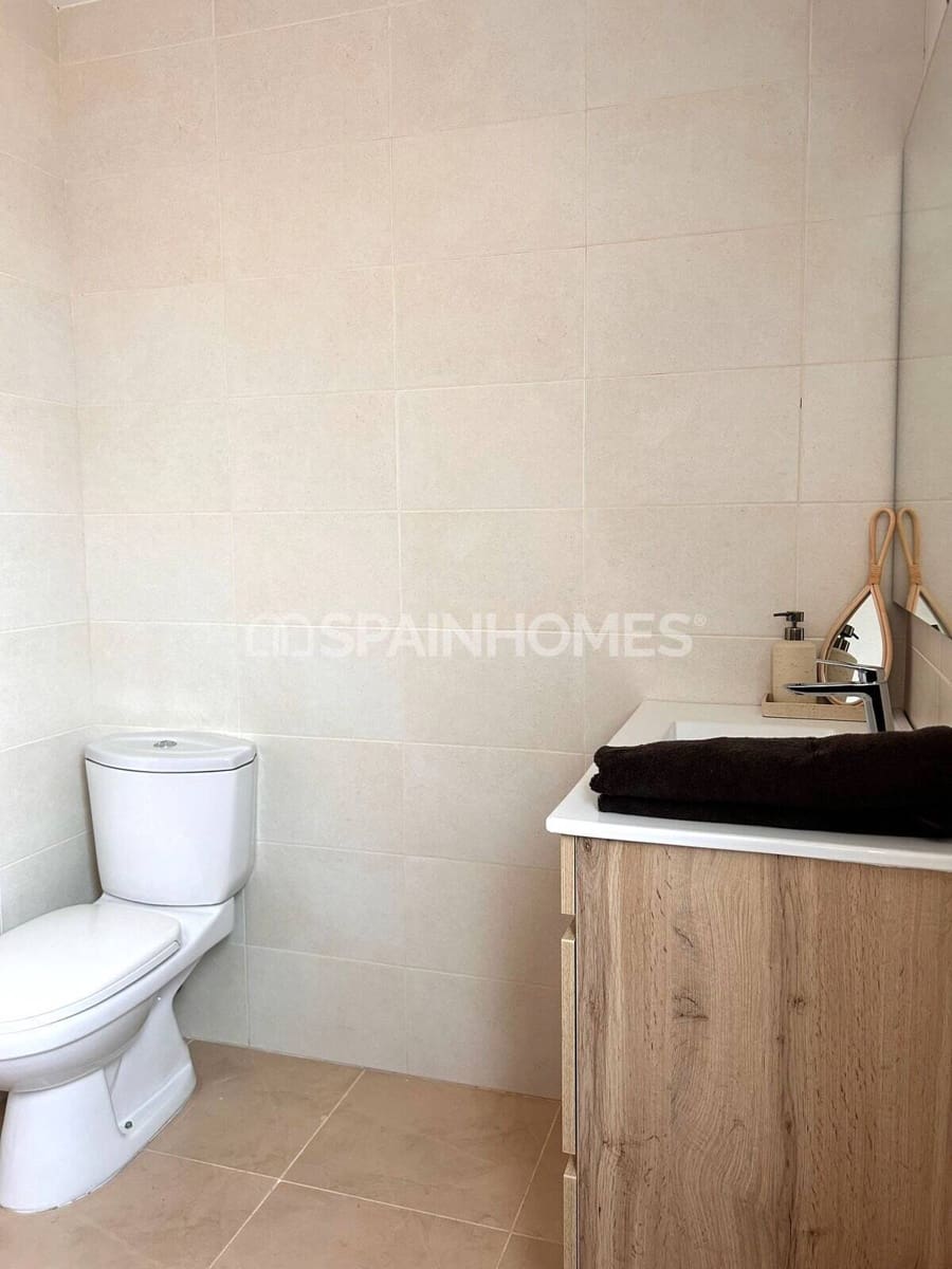 2 bedroom Flat for sale in Cabo Roig with pool - € 201,000 (Ref: 9483318)