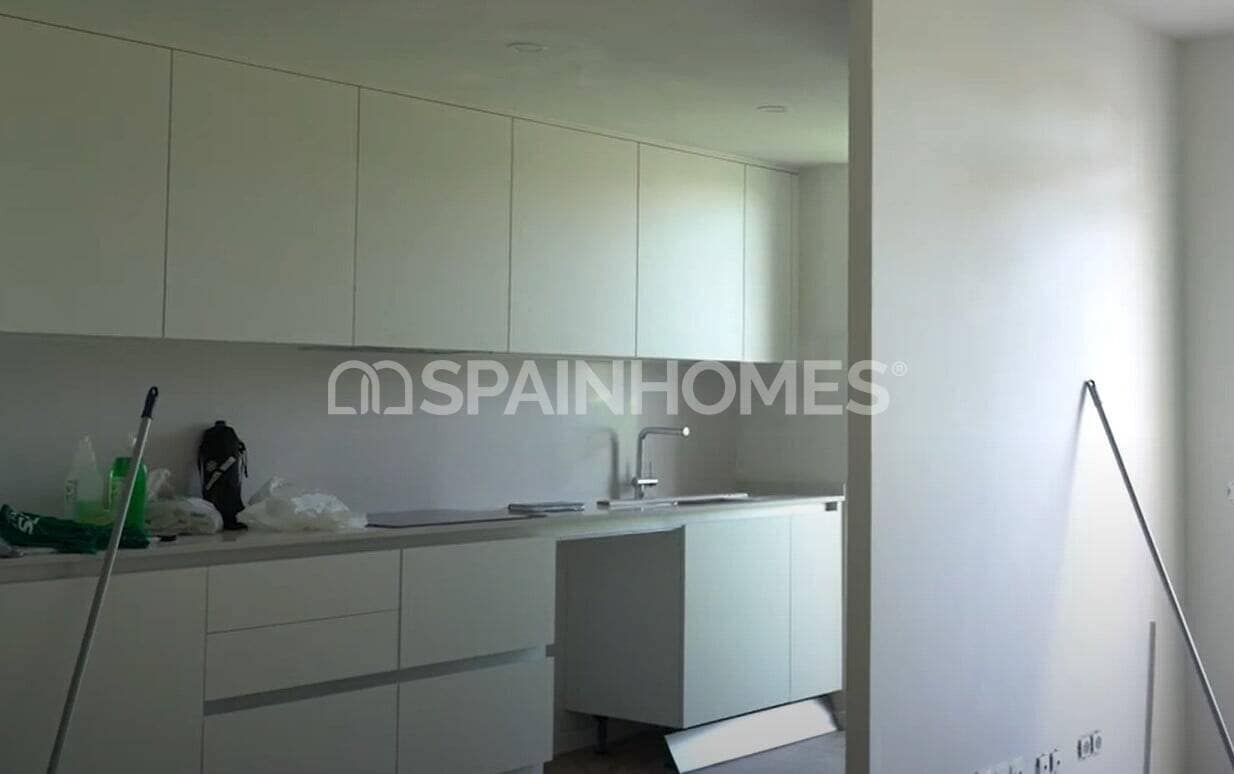 2 bedroom Flat for sale in Denia with pool - € 360,000 (Ref: 9484997)