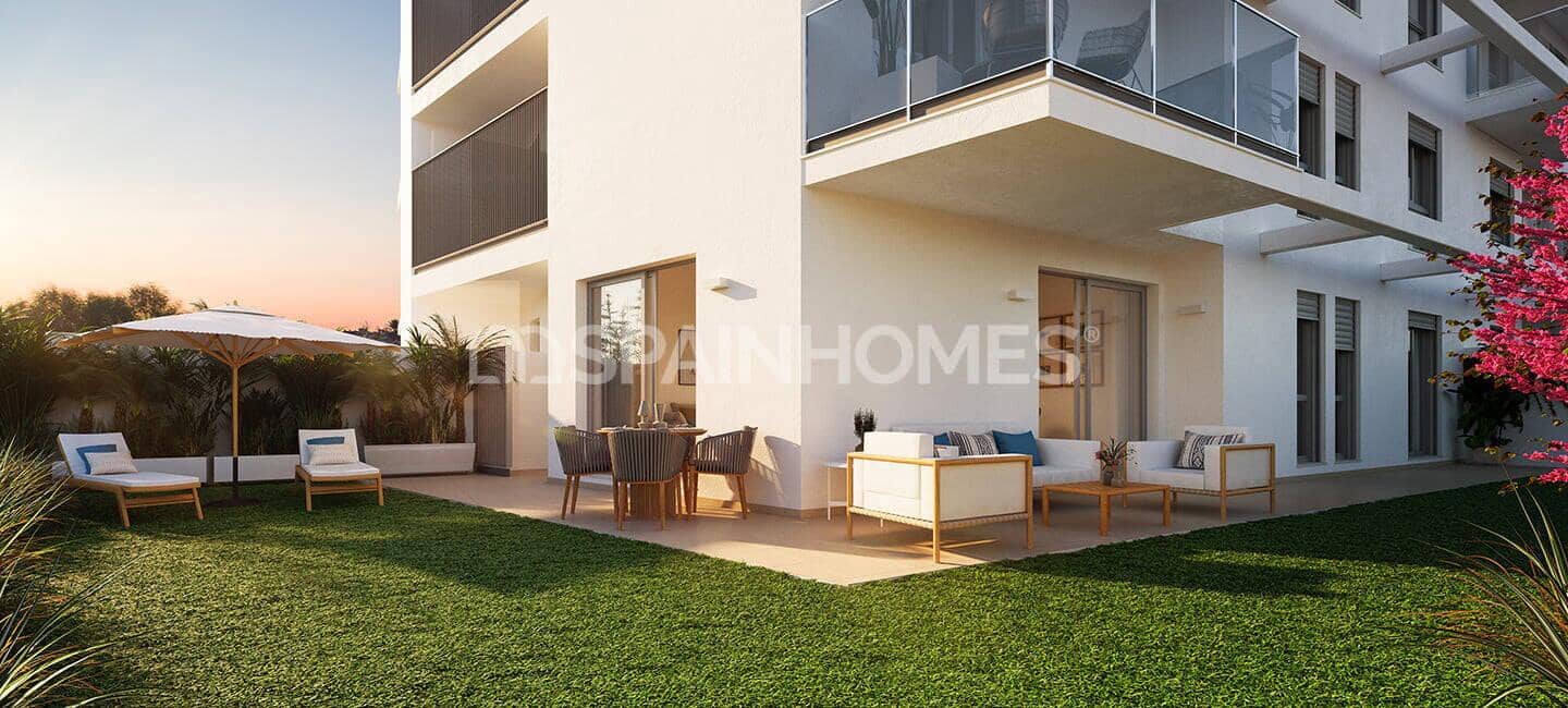 2 bedroom Flat for sale in Denia with pool - € 360,000 (Ref: 9484997)