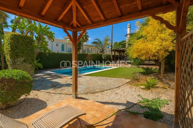 4 bedroom Villa for sale in Cuevas del Almanzora with pool - € 625,000 (Ref: 9484998)