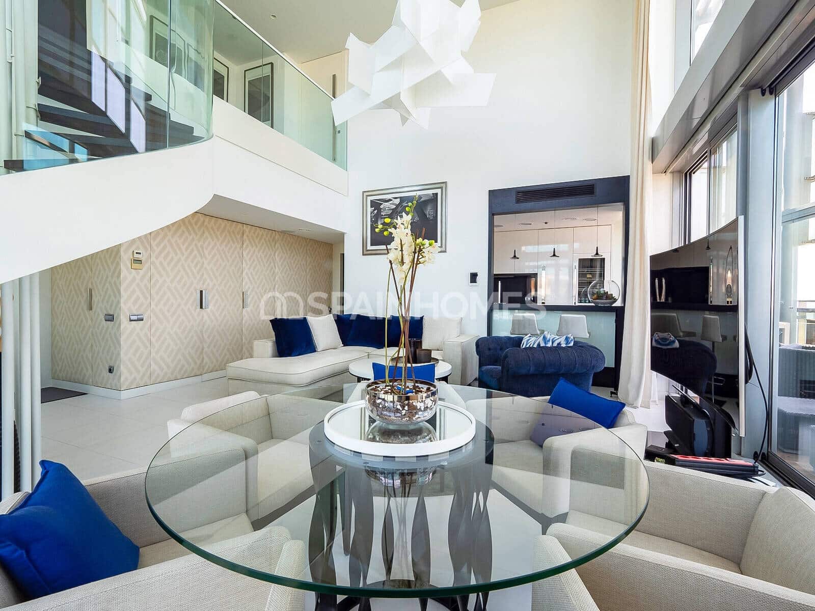 2 bedroom Flat for sale in Barcelona city with pool - € 1,850,000 (Ref: 9484999)