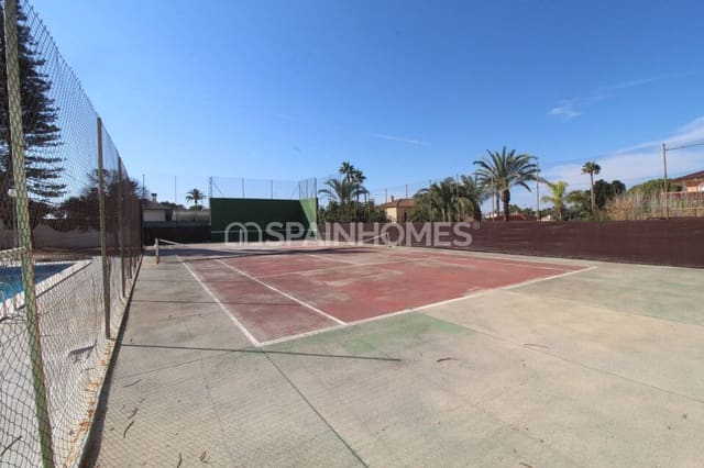 Chalet de 6 habitaciones en Peña de las Águilas, Elche / Elx en venta con piscina - 460.000 € (Ref: 9485006)