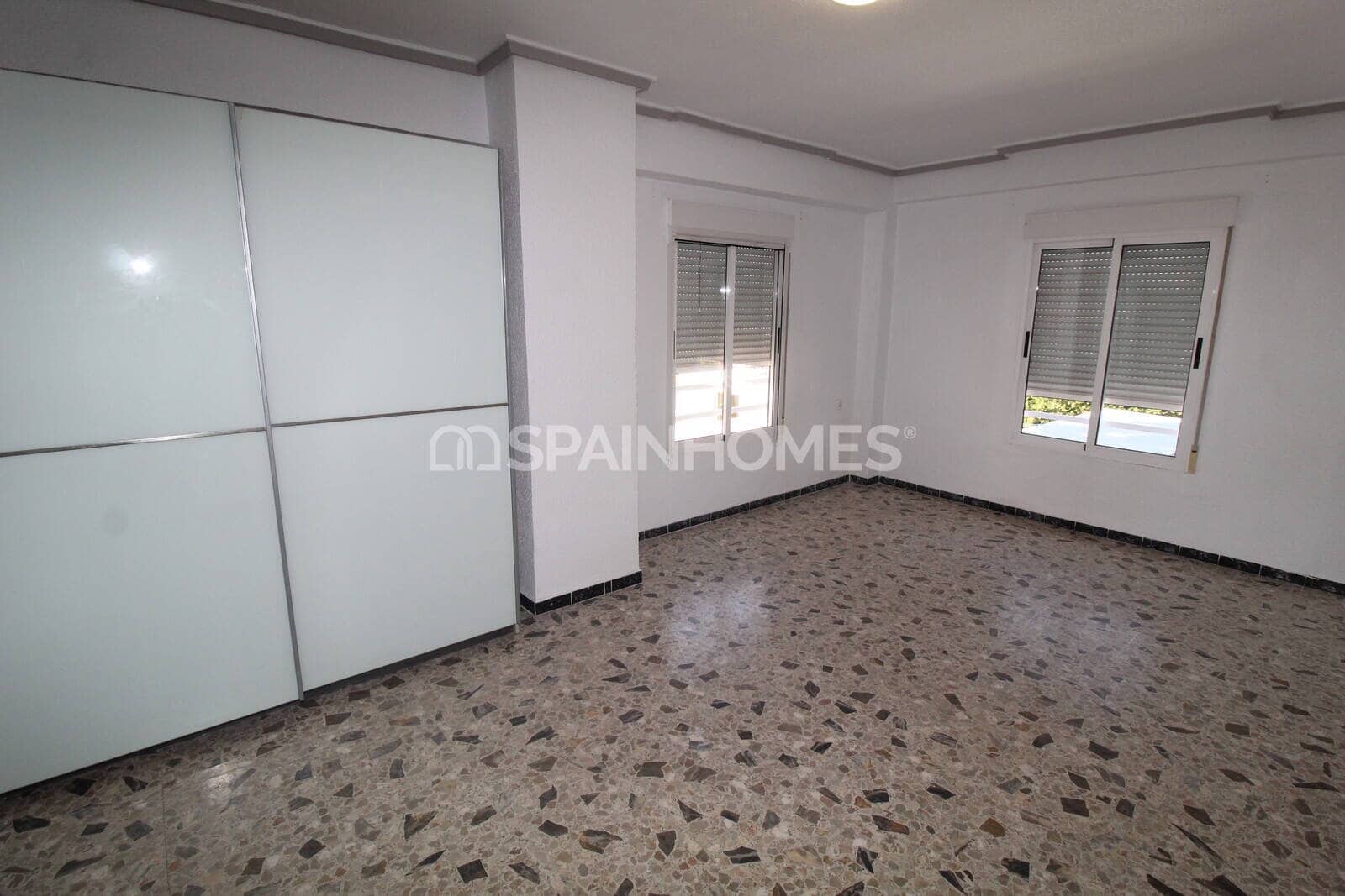 Chalet de 6 habitaciones en Elche / Elx en venta con piscina - 460.000 € (Ref: 9485006)