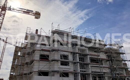 3 Zimmer Wohnung zu verkaufen in Estepona mit Pool - 725.000 € (Ref: 9485012)