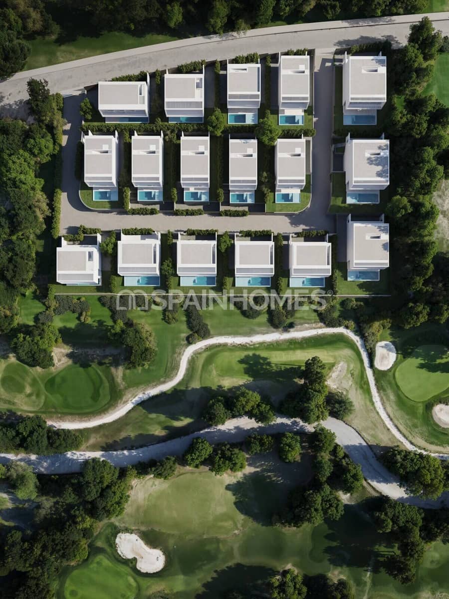 Chalet de 3 habitaciones en Bahía Dorada en venta con piscina - 1.400.000 € (Ref: 9485029)