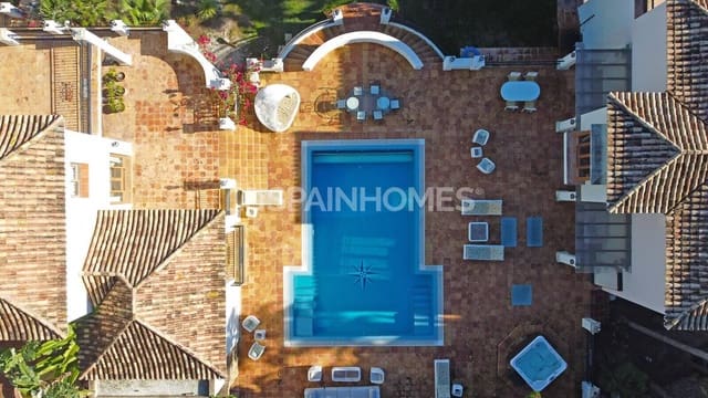 Villa zu verkaufen in El Paraíso, Benahavís mit Pool - 13.950.000 € (Ref: 9485035)