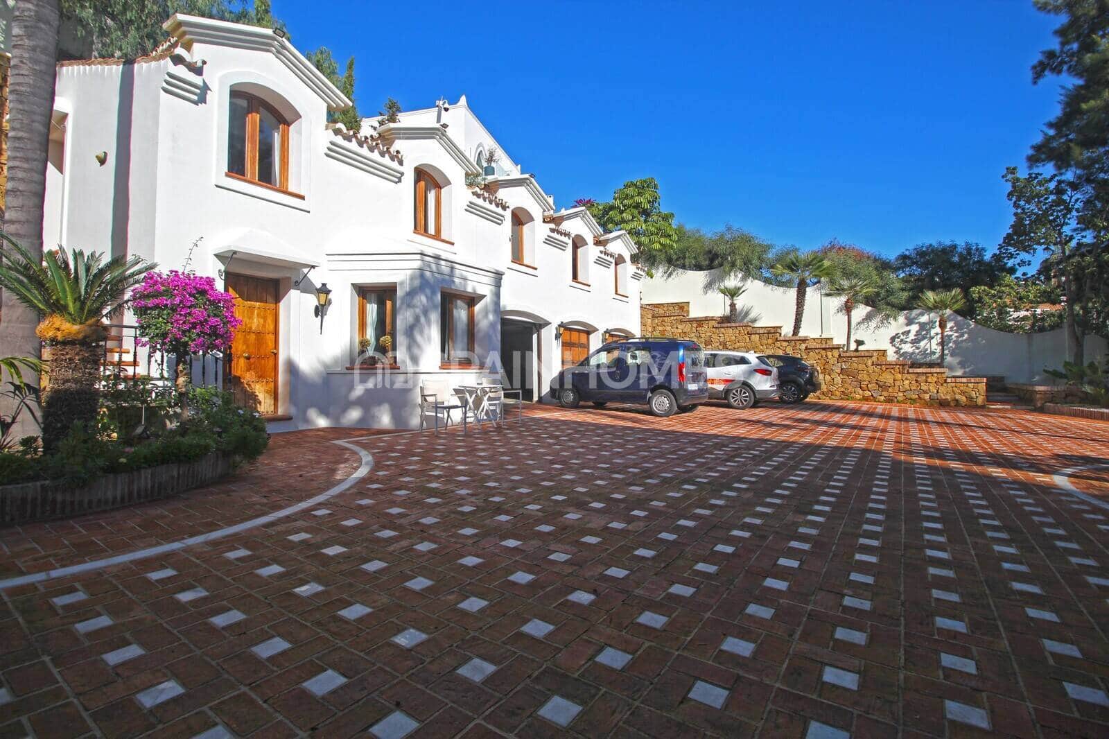 Villa for sale in Benahavis with pool - € 13,950,000 (Ref: 9485035)