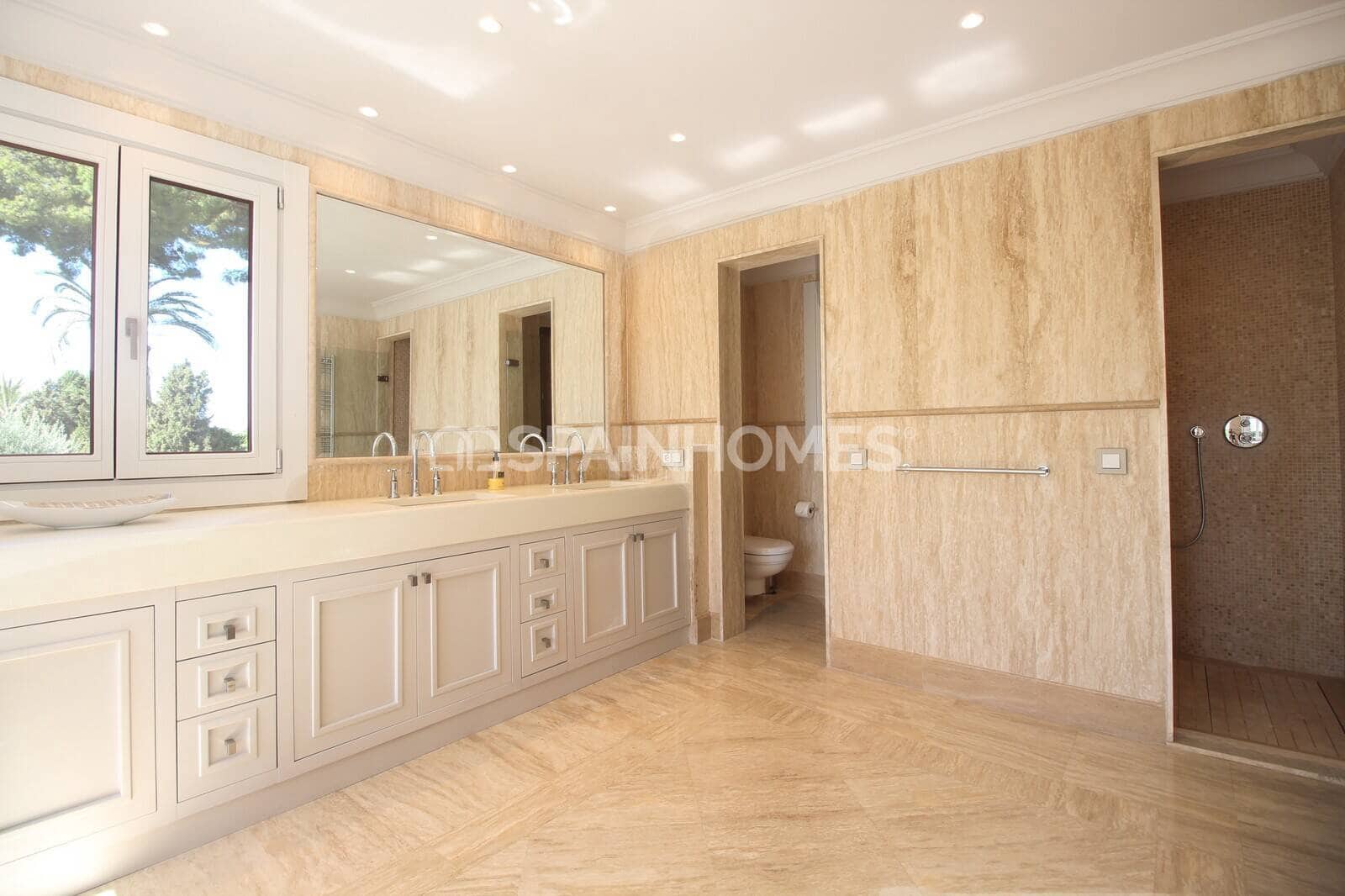 Villa for sale in Benahavis with pool - € 13,950,000 (Ref: 9485035)