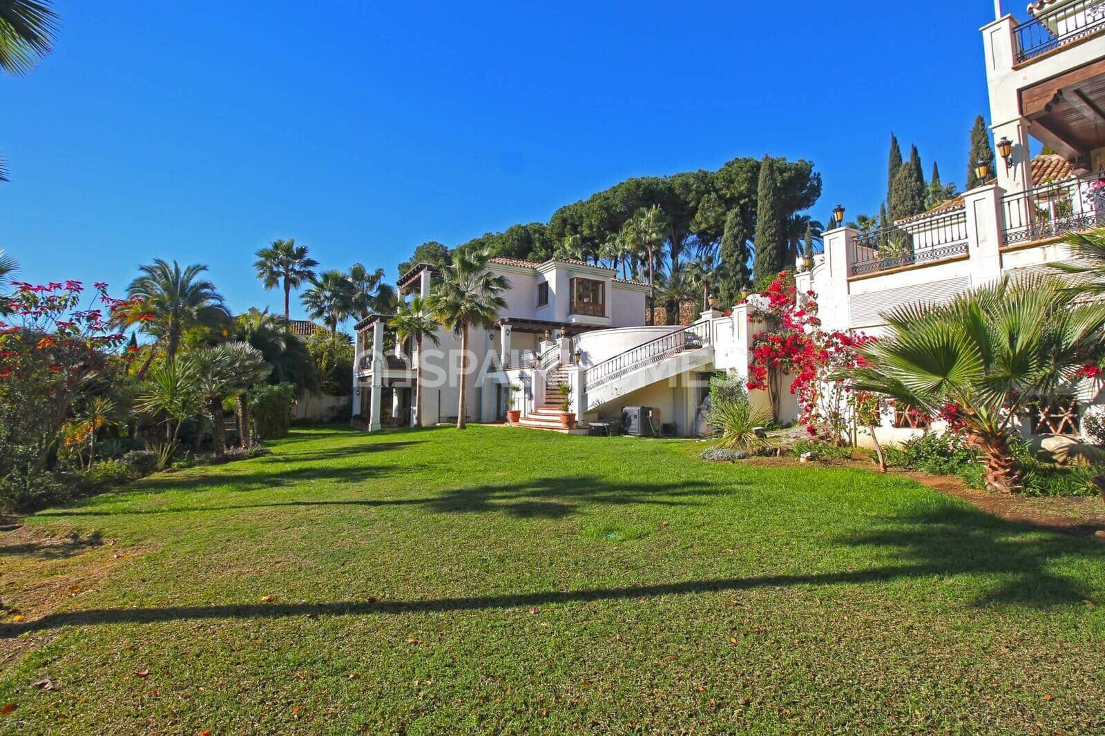Villa for sale in Benahavis with pool - € 13,950,000 (Ref: 9485035)