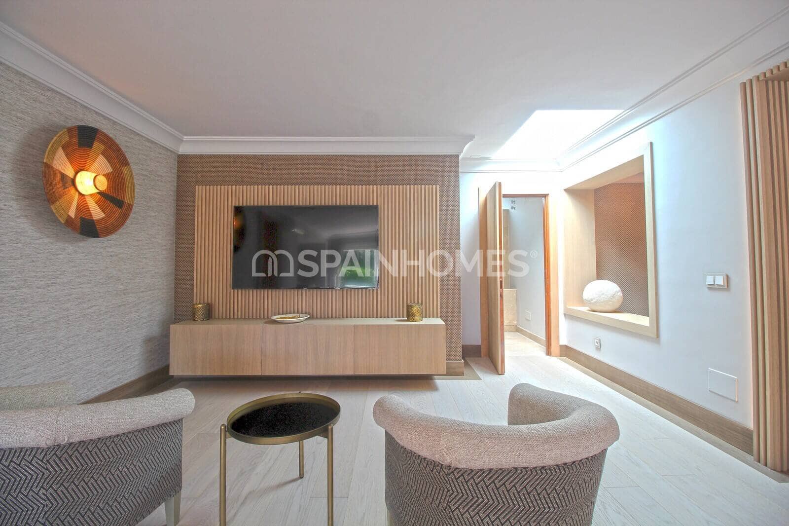 Villa for sale in Benahavis with pool - € 13,950,000 (Ref: 9485035)