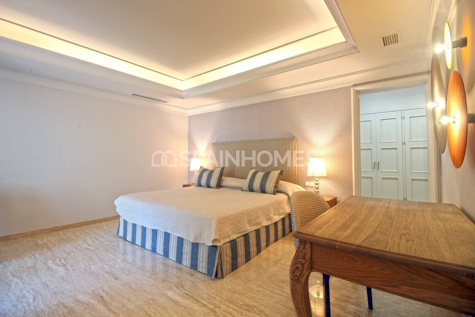 Villa for sale in Benahavis with pool - € 13,950,000 (Ref: 9485035)