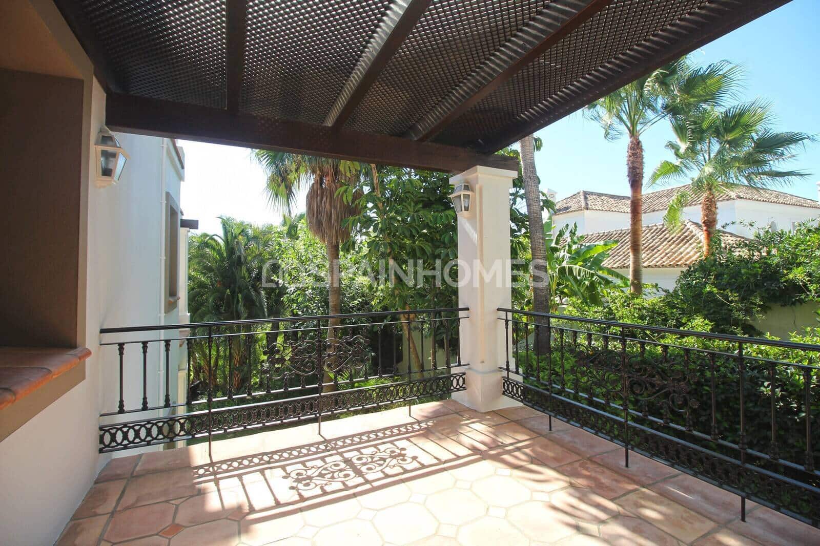 Villa for sale in Benahavis with pool - € 13,950,000 (Ref: 9485035)