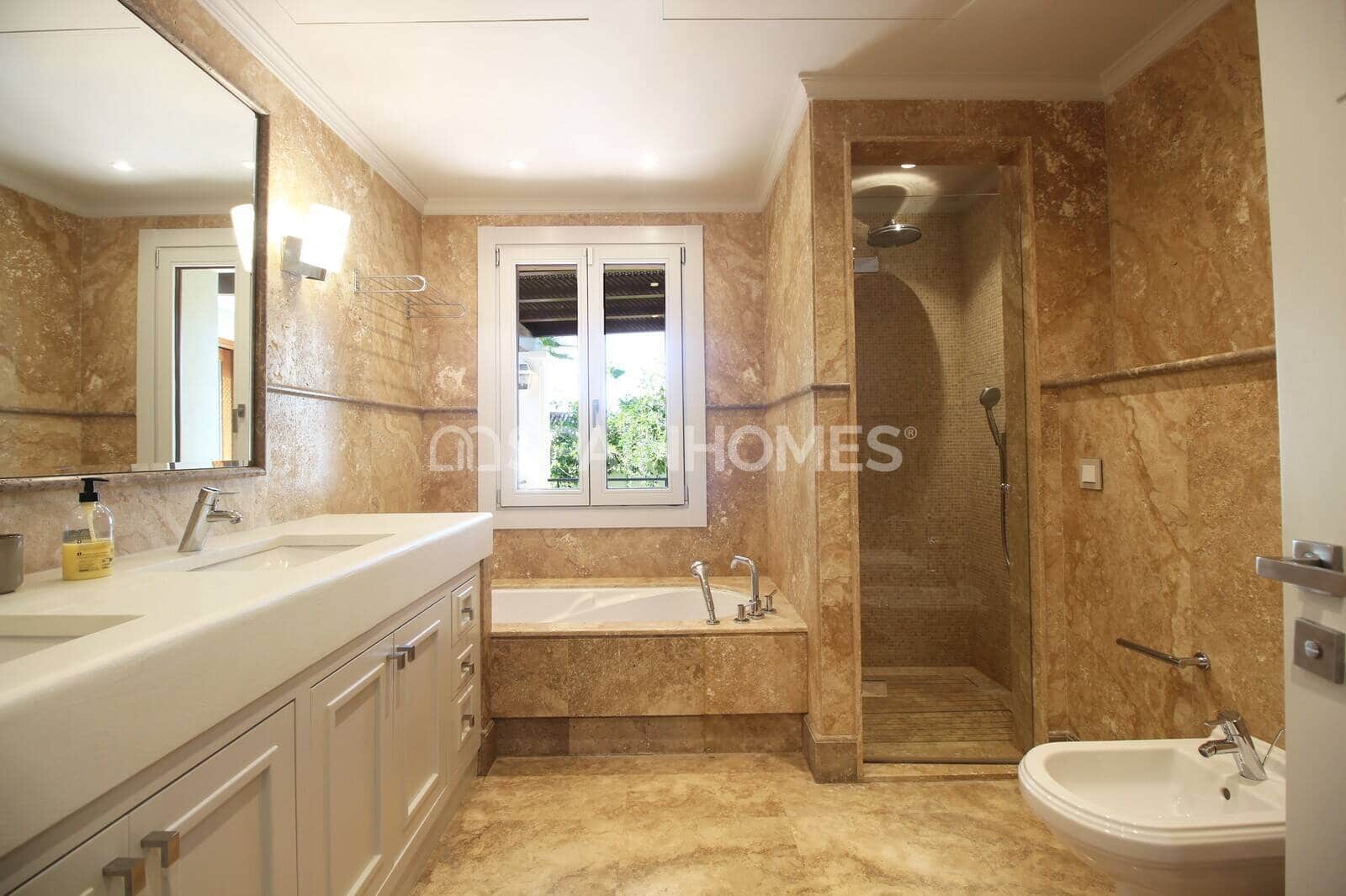 Villa for sale in Benahavis with pool - € 13,950,000 (Ref: 9485035)