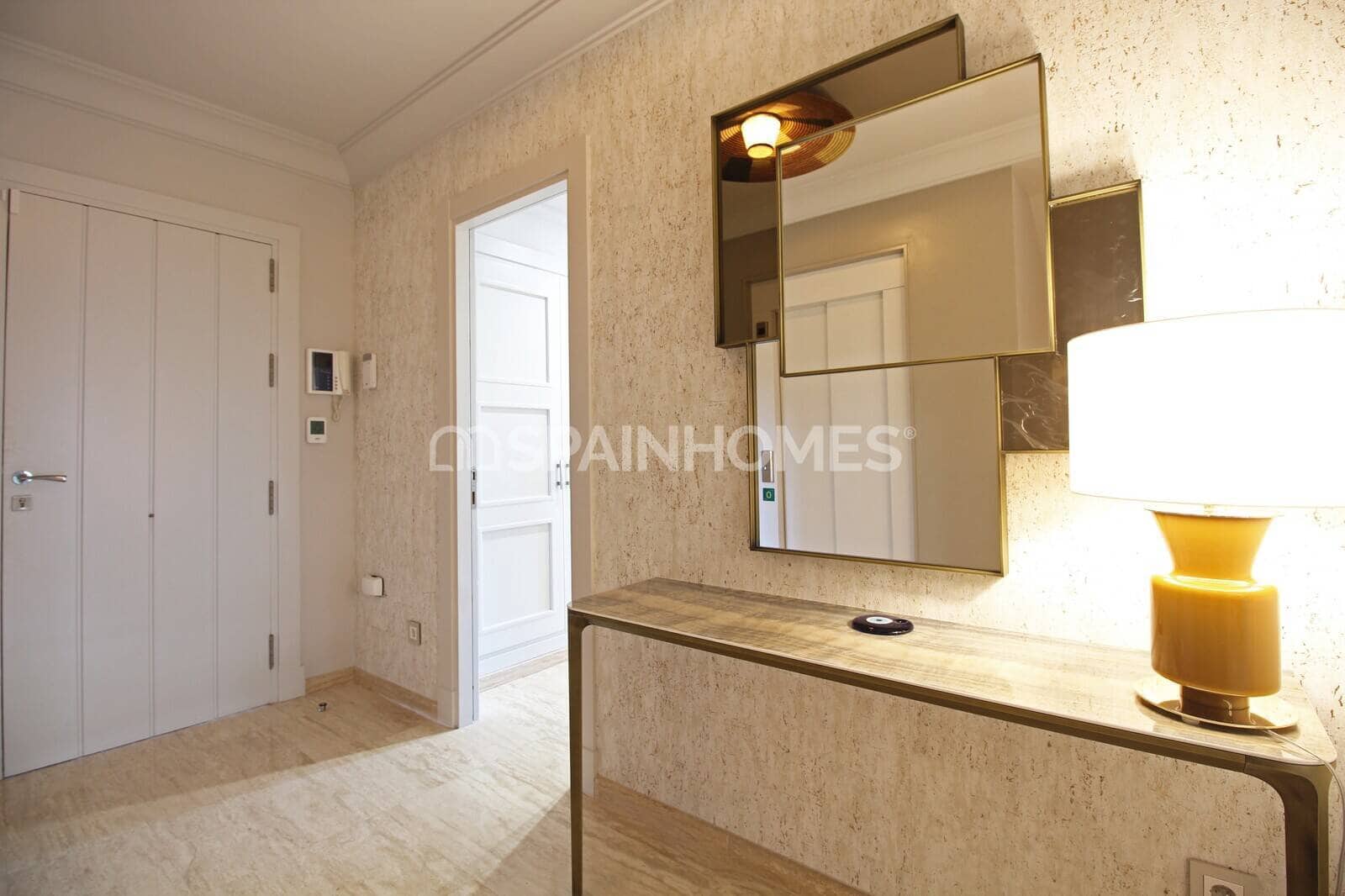 Villa for sale in Benahavis with pool - € 13,950,000 (Ref: 9485035)