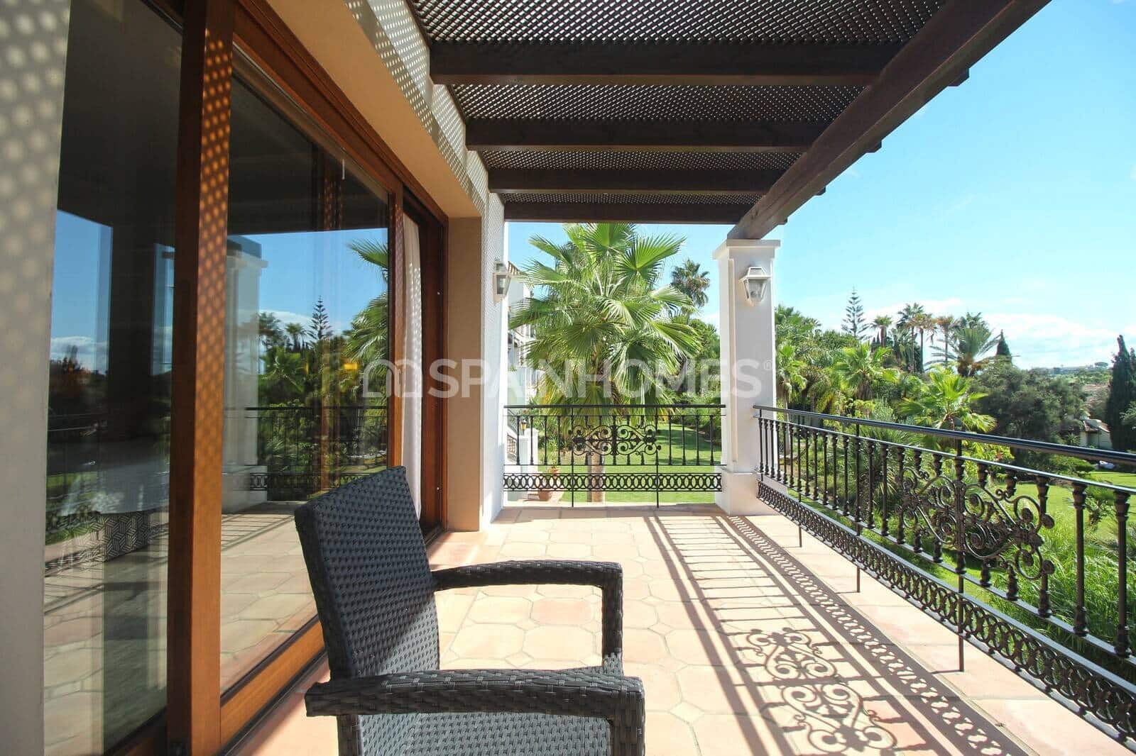 Villa for sale in Benahavis with pool - € 13,950,000 (Ref: 9485035)