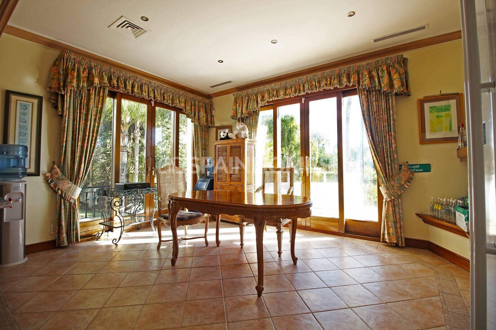 Villa for sale in Benahavis with pool - € 13,950,000 (Ref: 9485035)