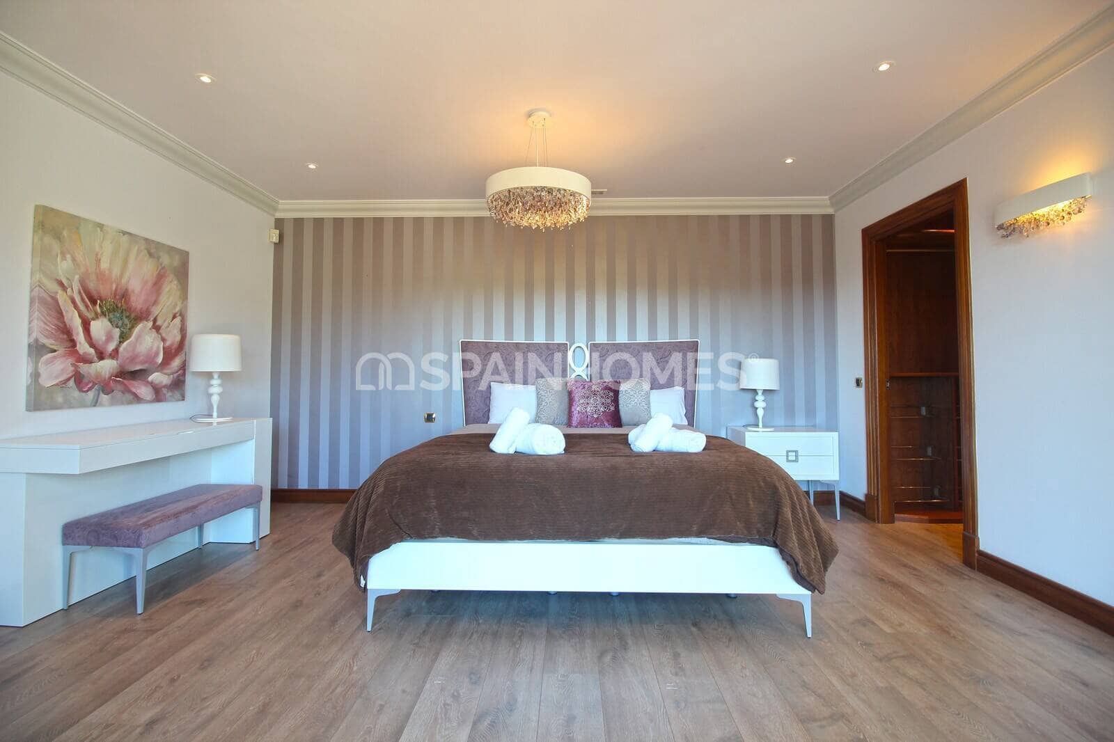 Villa for sale in Benahavis with pool - € 13,950,000 (Ref: 9485035)