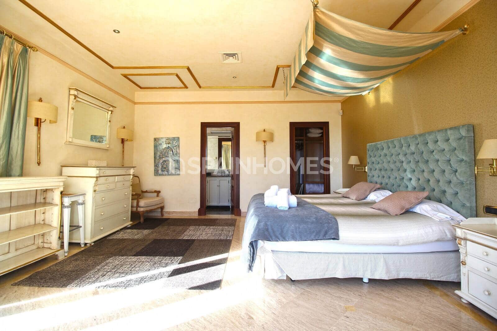 Villa for sale in Benahavis with pool - € 13,950,000 (Ref: 9485035)