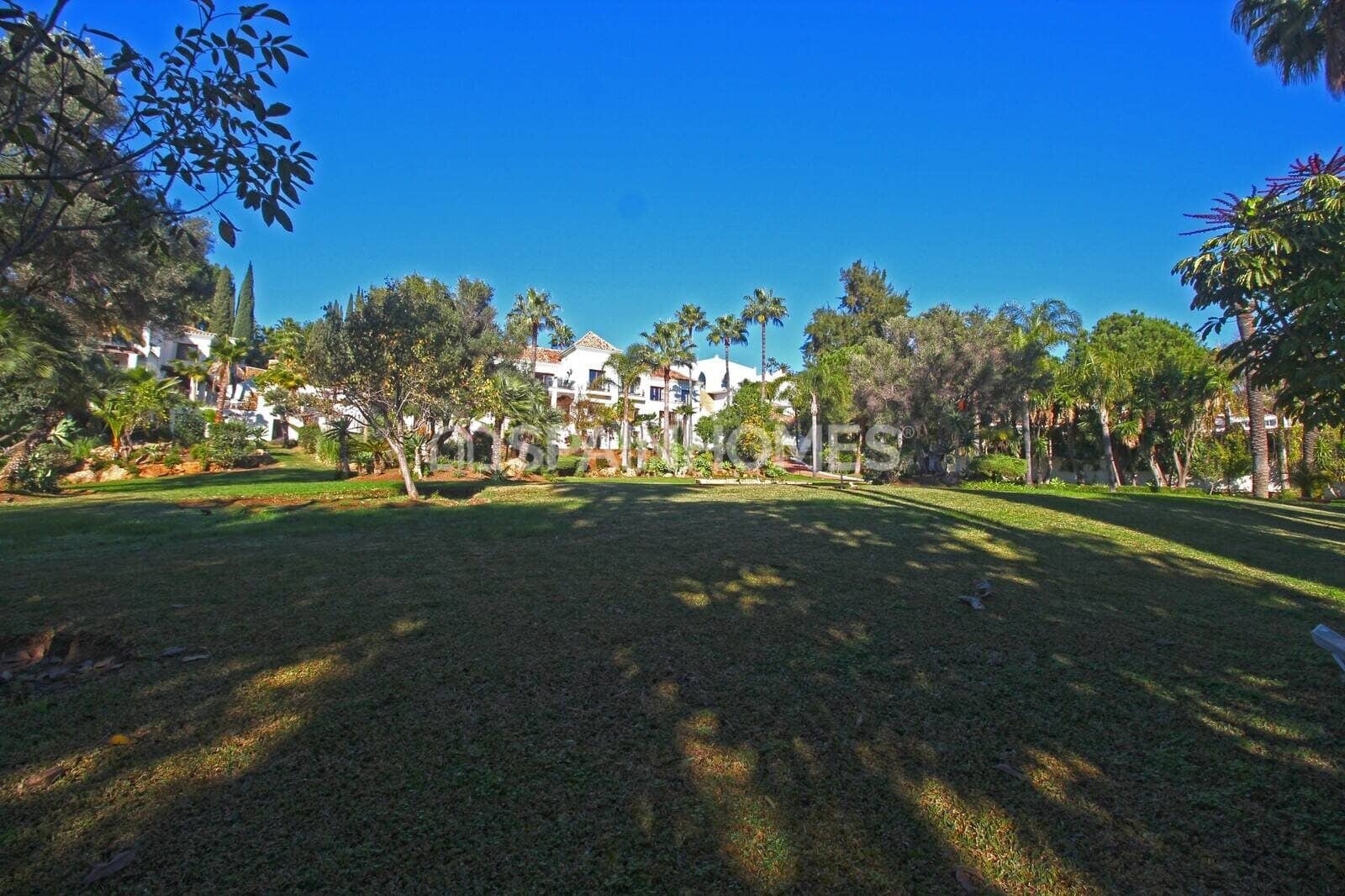 Chalet en Benahavís en venta con piscina garaje - 13.950.000 € (Ref: 9485035)