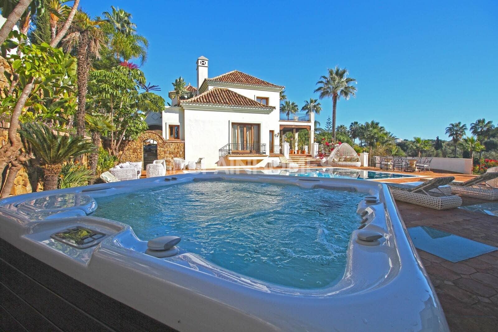 Chalet en Benahavís en venta con piscina garaje - 13.950.000 € (Ref: 9485035)