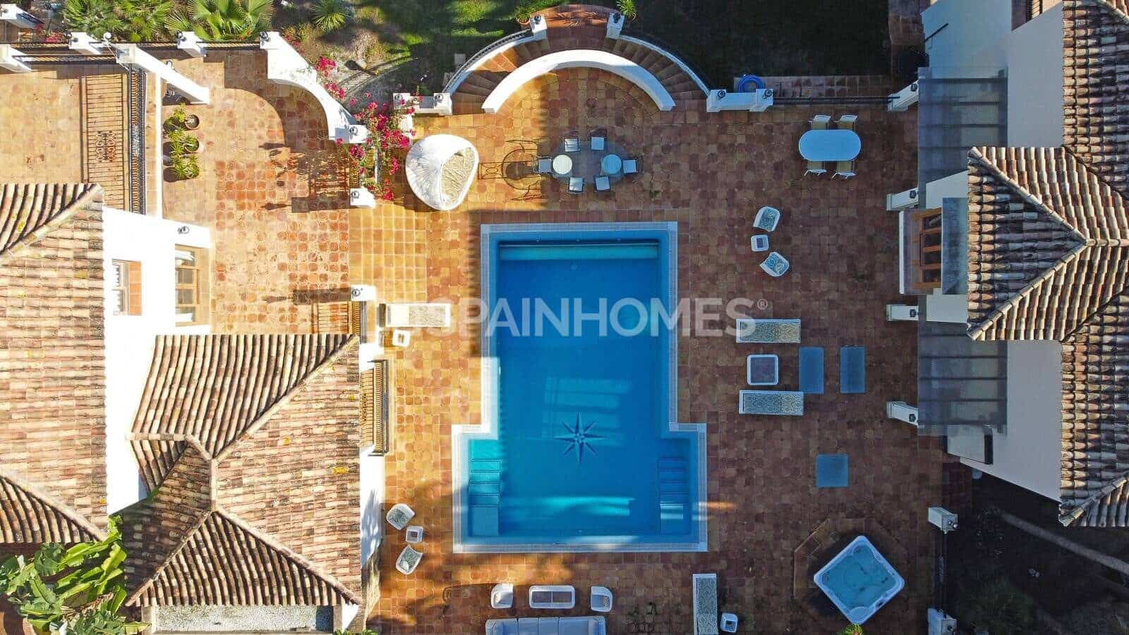 Chalet en Benahavís en venta con piscina garaje - 13.950.000 € (Ref: 9485035)